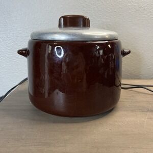 West Bend Bean Pot 1960's W/‎ Lid Crock Brown Glazed Pottery Stoneware *Read